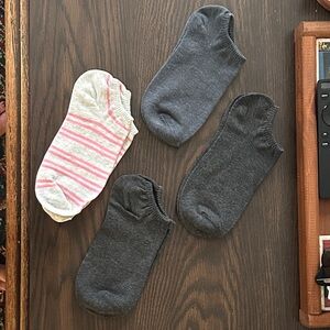 Old Navy Gray and Pink Striped Ankle Socks